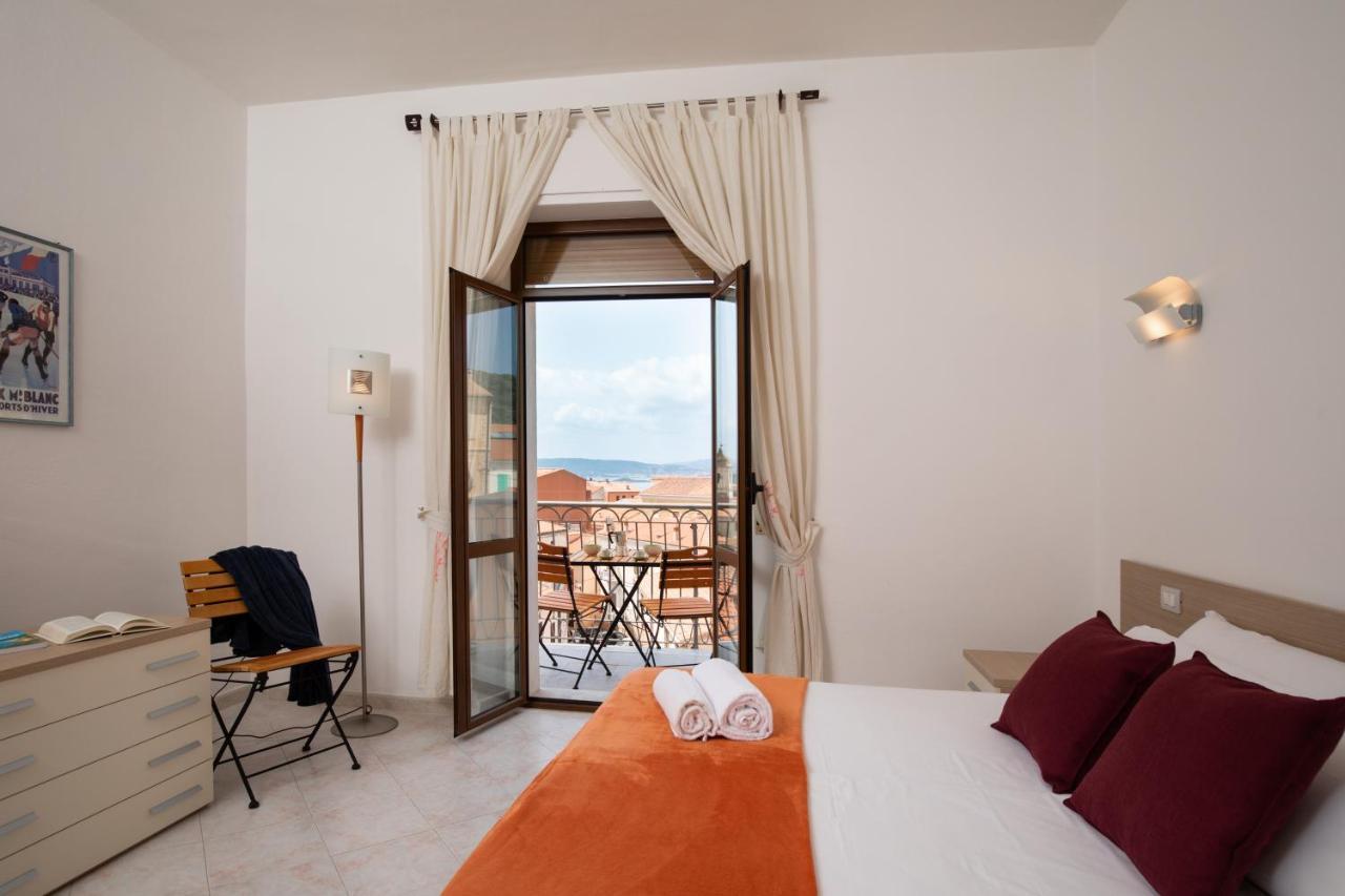 Old Charm - Seaview Apartment La Maddalena  Exterior photo