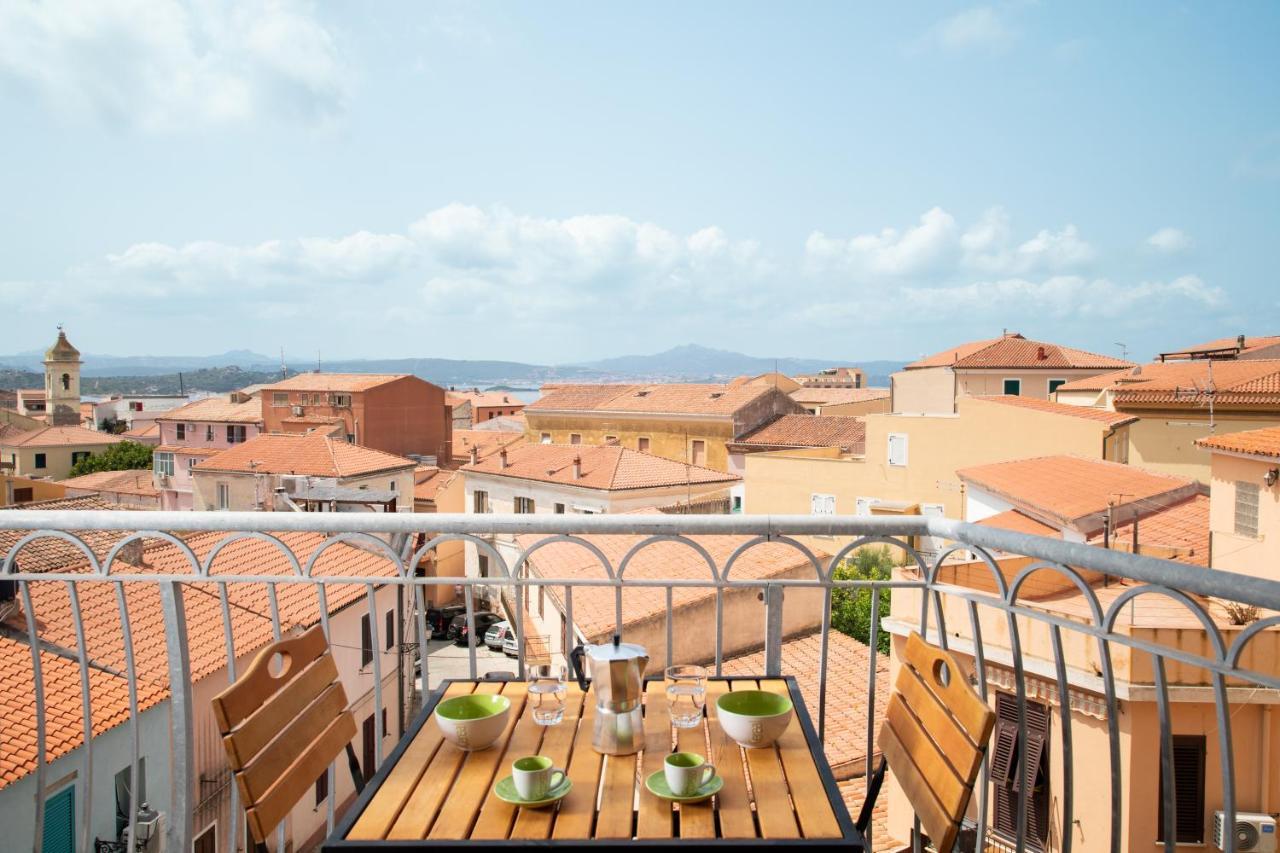 Old Charm - Seaview Apartment La Maddalena  Exterior photo